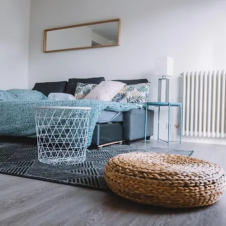 Apartment Contemporary Studio With Balcony In Compans